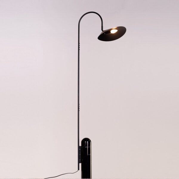 Truth Or Dare (Black) Marble Floor Lamp - Image 6